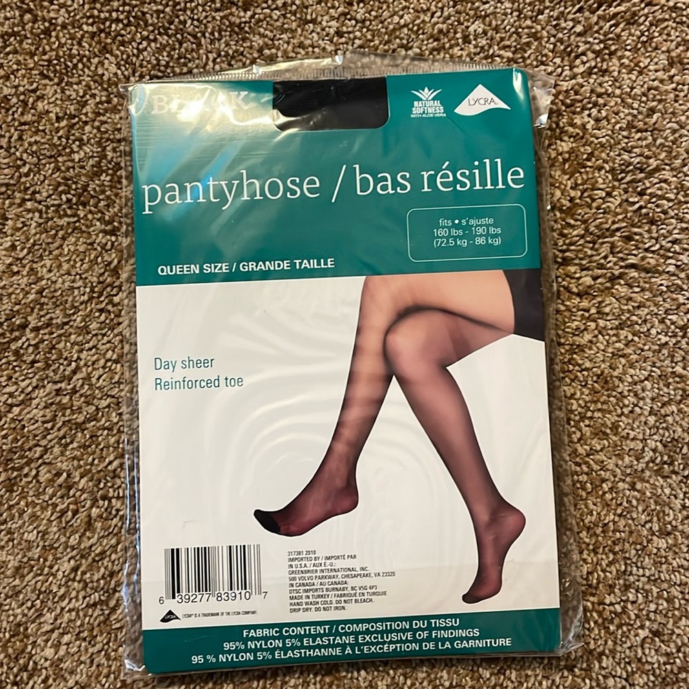 Black pantyhose queen size